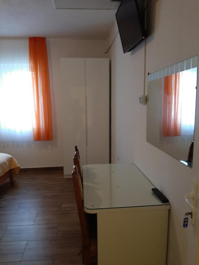 Guest House Renata Zára Kültér fotó